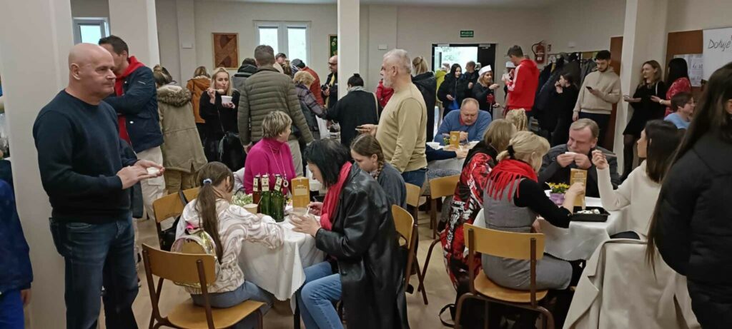 Darczyńcy na zbiórce dla Lucyny